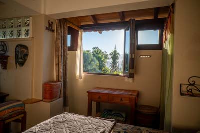 photo window facing sunrise